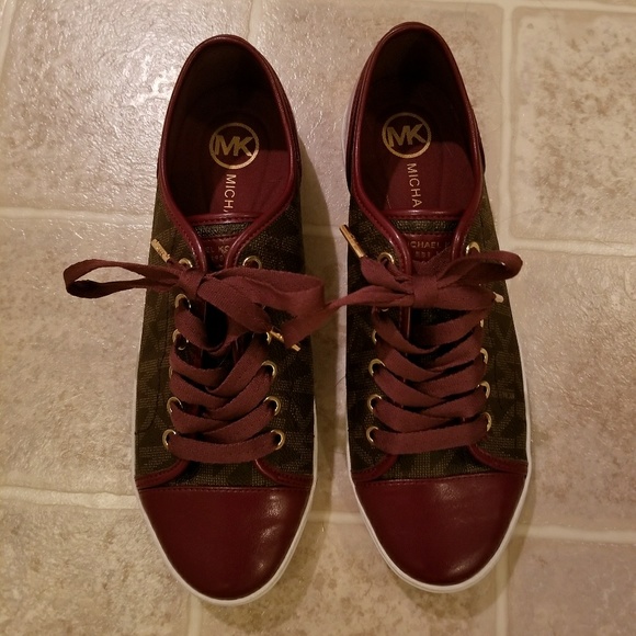 Michael Kors Sneakers - Picture 1 of 3